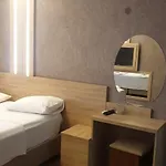 Hotel Light 2*